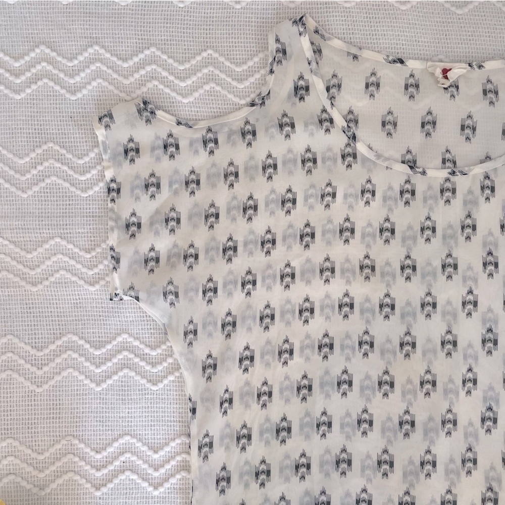 Cold Shoulder Sheer Layer Top | One Clothing - Picture 3 of 6